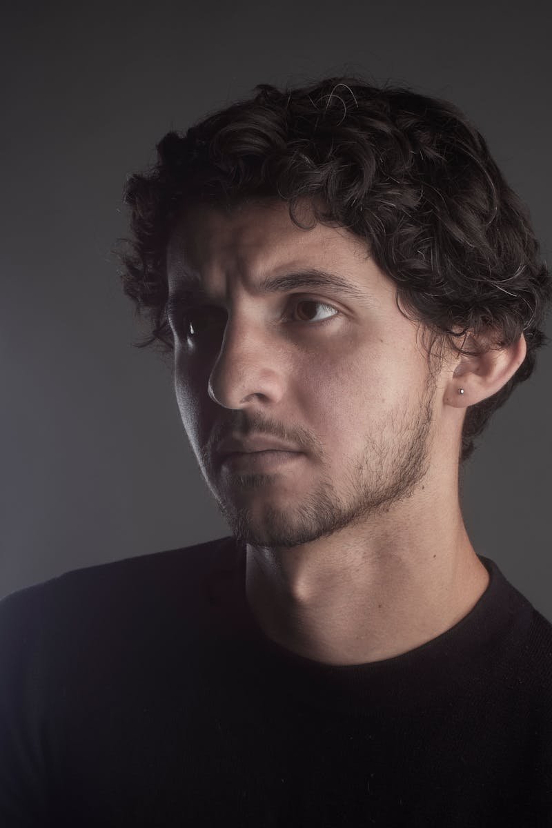 Emotive black and white portrait of a man in Ciudad de México.